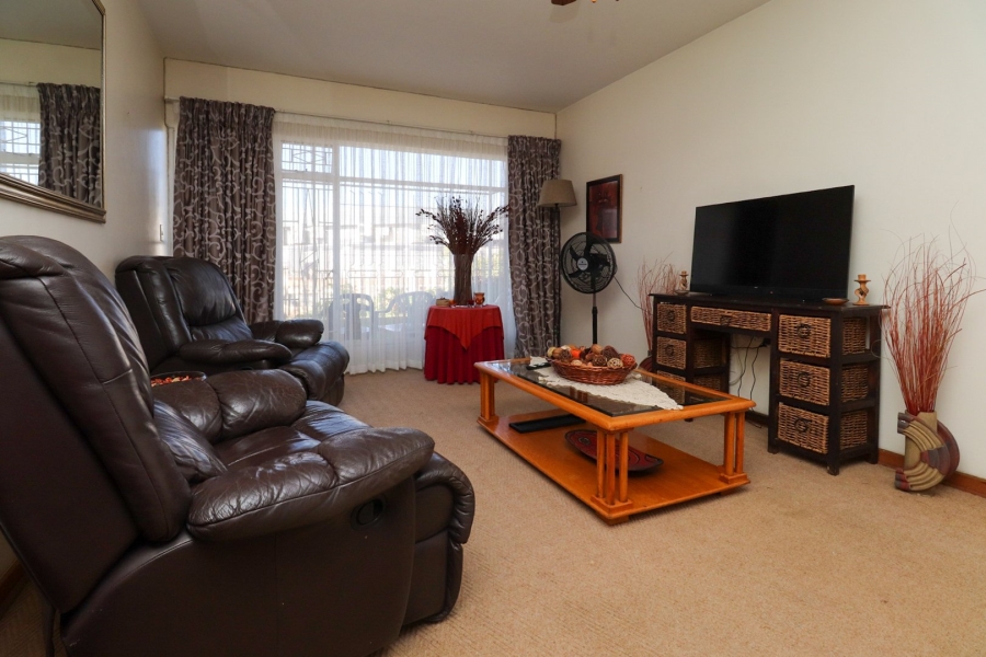 2 Bedroom Property for Sale in Flamwood North West